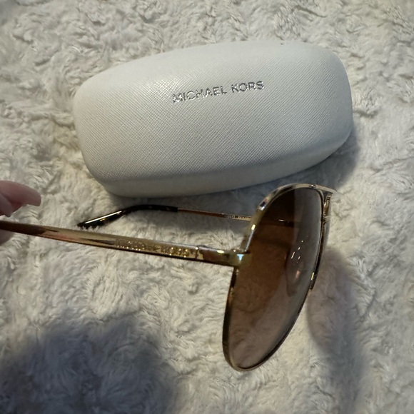 ✨ Michael Kors Sunglasses - Picture 1 of 9